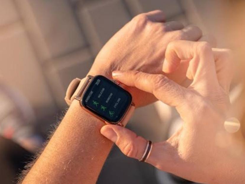 SmartSync X3 – Ultimate 6-in-1 Smartwatch & Earbuds Combo