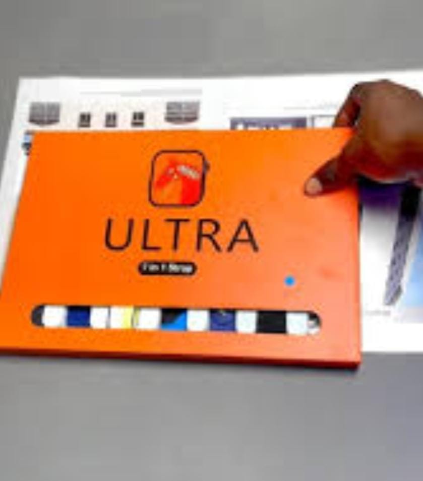 Smartwatch Ultra with 7 different belts